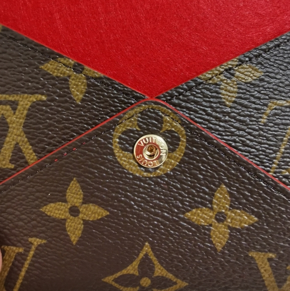 Louis Vuitton Kirigami Medium in Monogram - Picture 7 of 11